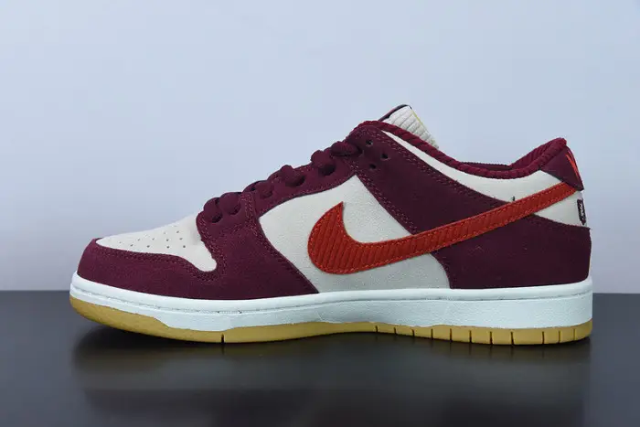 Nike SB Dunk Low Skate Like A Girl 