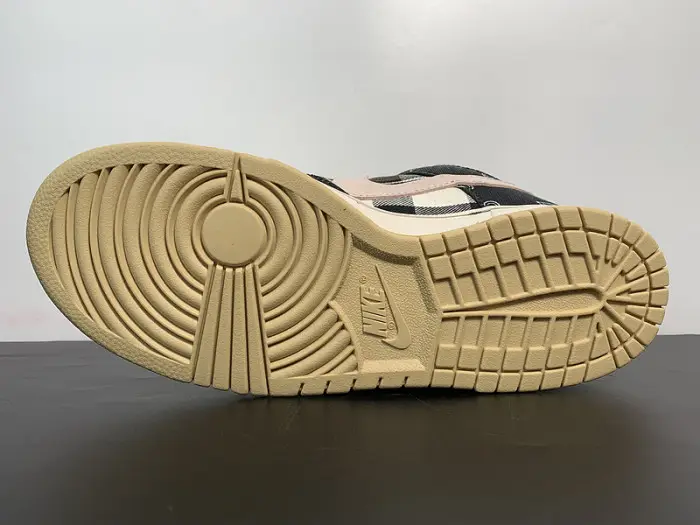 TRAVIS SCOTT X NIKE SB DUNK LOW TS 
