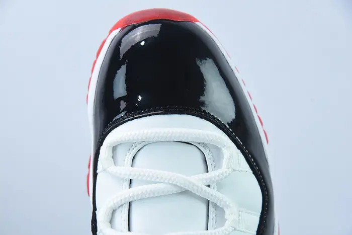Air Jordan 11 Retro Low Concord-Bred 