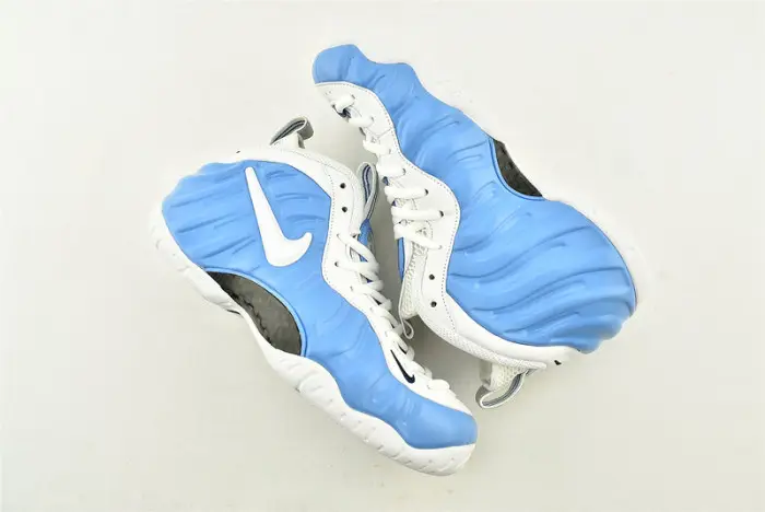 NIKE Air Foamposite Pro 'University Blue' - 624041 