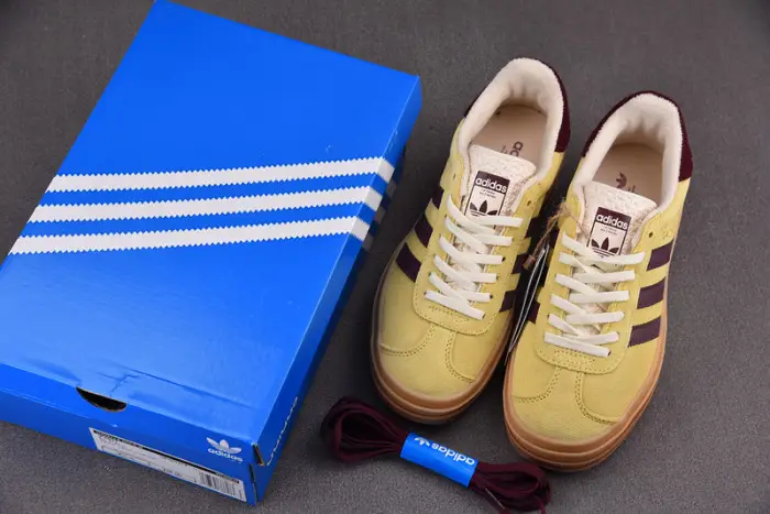 adidas Wmns  Originals Gazelle BOLD 