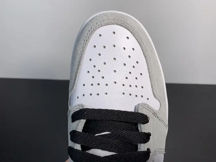 Air Jordan 1 Retro High OG 'Smoke Grey' 