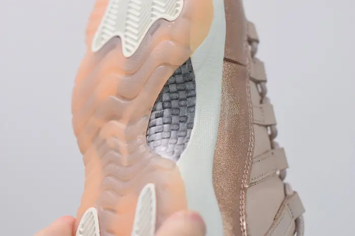 Air Jordan 11 Low 'Rose Gold' 