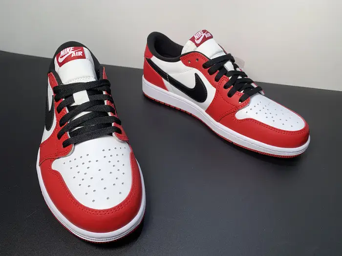 AIR JORDAN 1 RETRO LOW CHICAGO (2016) 