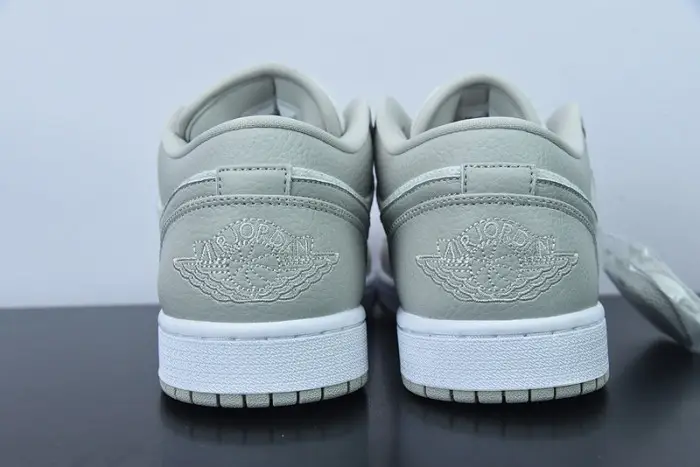 (WMNS) Air Jordan 1 Low SE 'Light Iron Ore' 