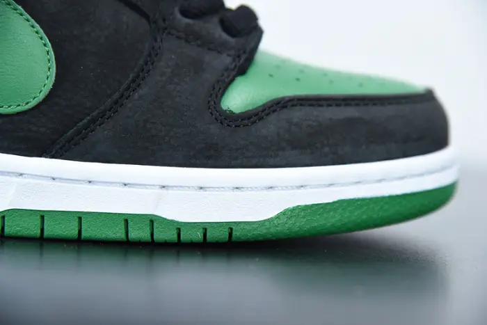 Nike SB Dunk Low Pro 