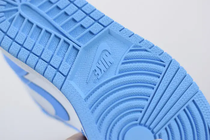 Air Jordan 1 Low UNC 