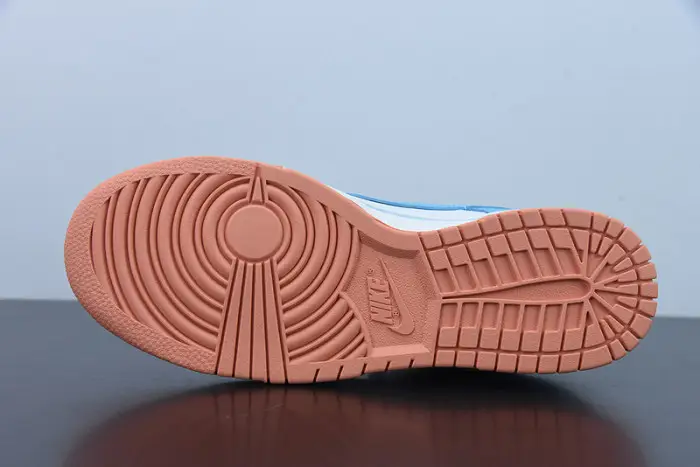 Nike x Kyrie Irving Dunk Low 
