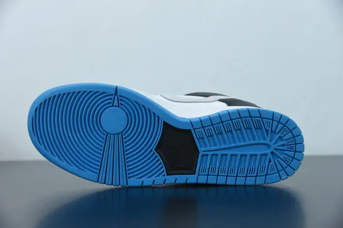 Nike SB Dunk Low "Laser Blue" 