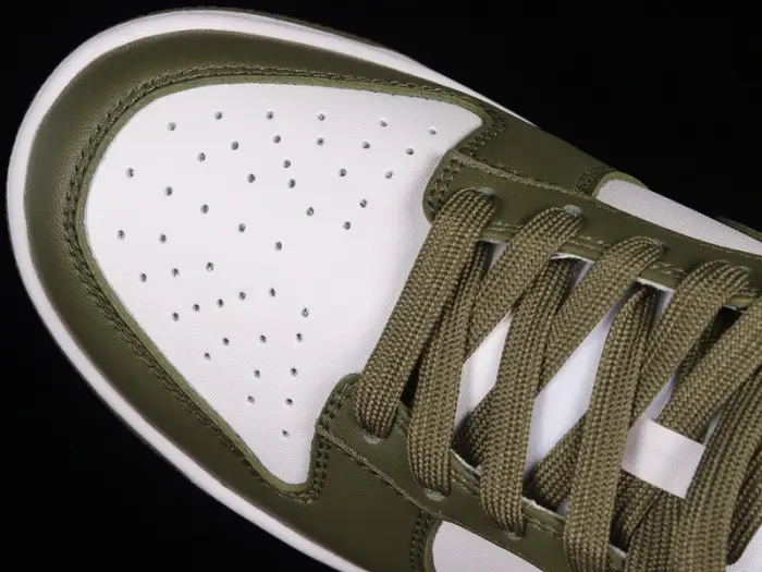 Nike Dunk Low Medium Olive (W) - 