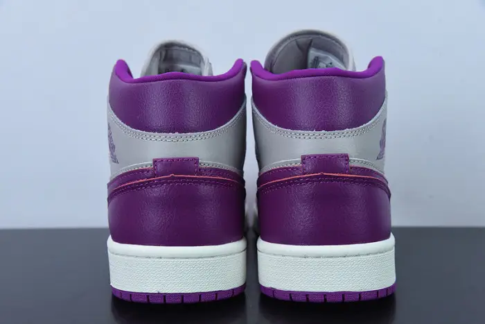 Air Jordan 1 Mid Magenta WMNS 