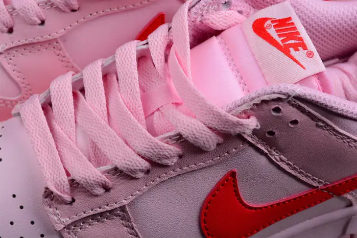 Nike Dunk Low Triple Pink 
