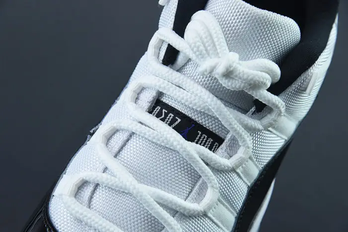 Air Jordan 11 Low BG 'Concord' 