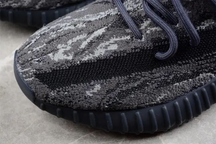 ADIDAS YEEZY BOOST 350 V2 