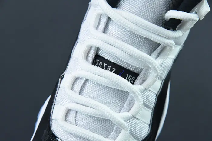 AIR JORDAN 11 RETRO CONCORD 