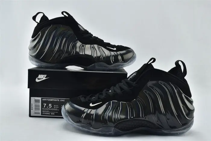 Nike Air Foamposite One Reflective Chrome Hologram Silver 