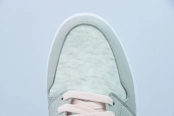 (WMNS) Air Jordan 1 Low SE 'Light Iron Ore' 