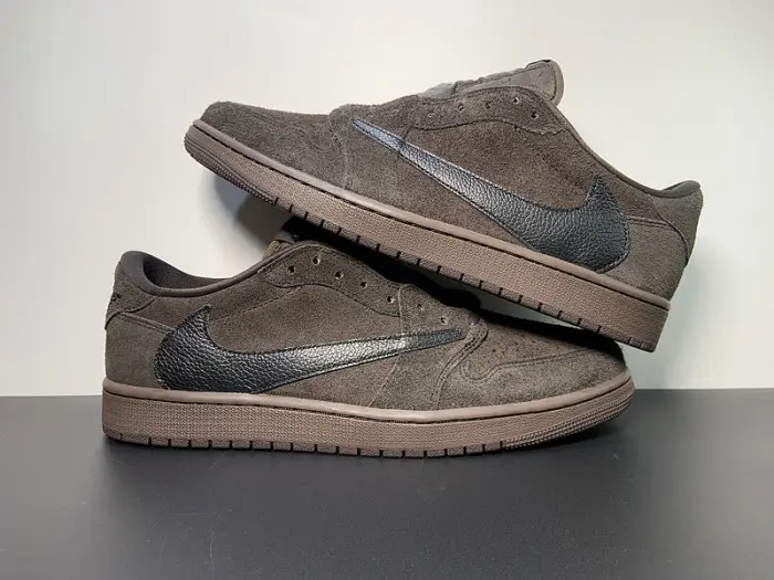 Travis Scott x Air Jordan 1 Low OG 