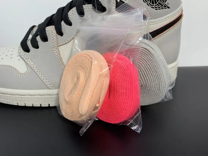 Air Jordan 1 Retro High OG Defiant SB NYC to Paris 