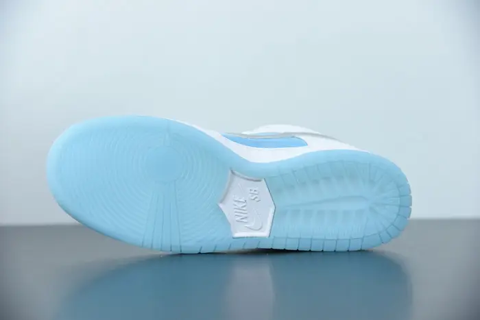 Nike SB Dunk Low FTC Lagoon Pulse 