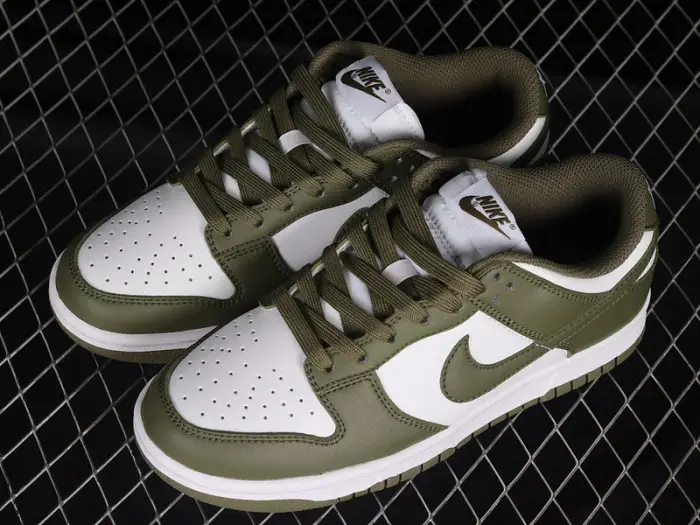 Nike Dunk Low Medium Olive (W) - 