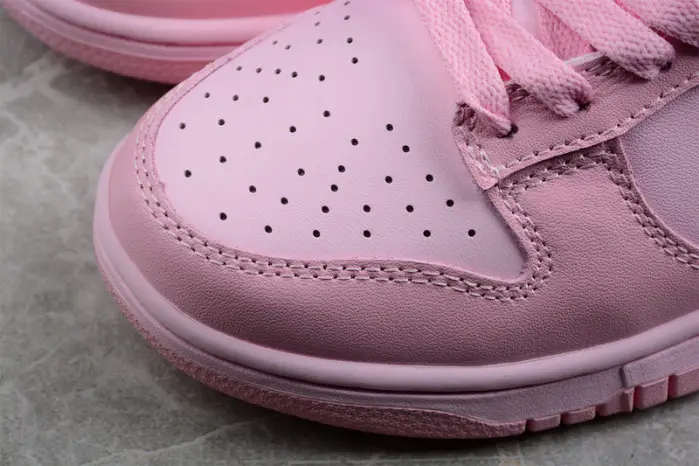 Nike Dunk Low Triple Pink 