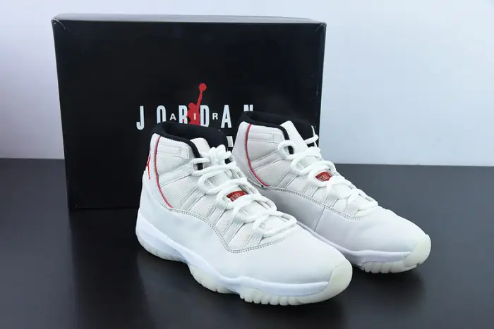 AIR JORDAN 11 RETRO PLATINUM TINT 