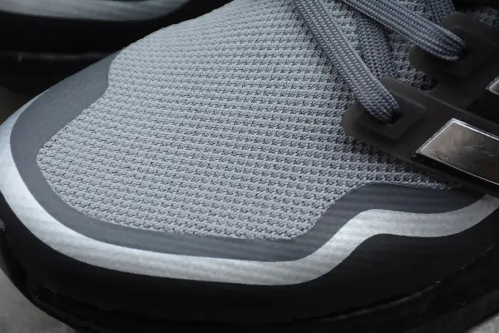 ADIDAS ULTRA BOOST “METALLIC SILVER” 