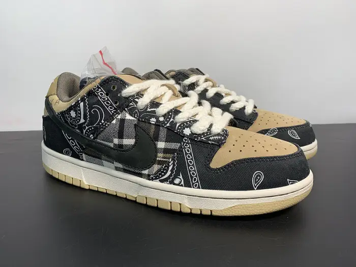 TRAVIS SCOTT X NIKE SB DUNK LOW TS 