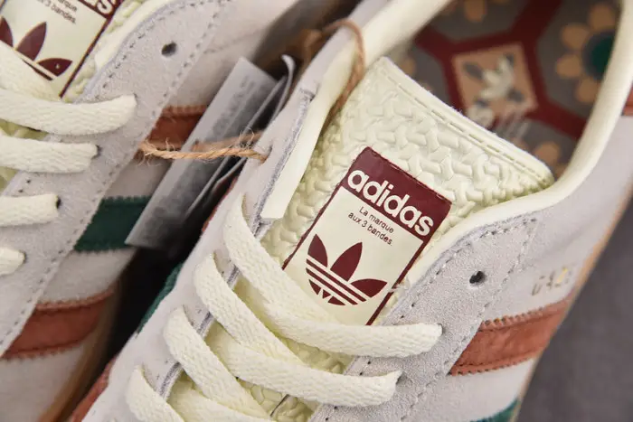 adidas Gazelle Bold Low Maple Leaf W - 