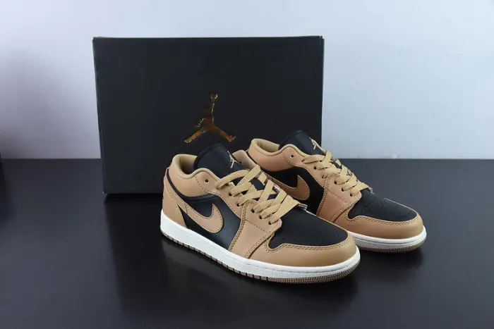 Air Jordan 1 Low WMNS "Desert" 