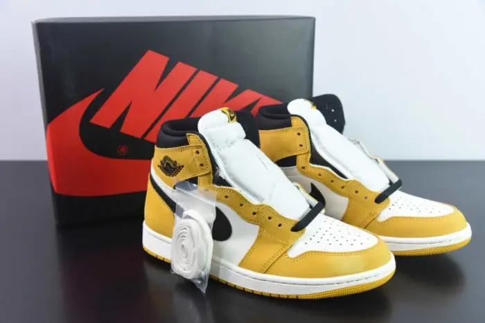 Air Jordan 1 High OG "Yellow Ochre" 