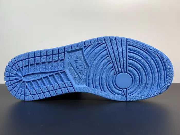 Air Jordan 1 Retro High OG 'University Blue' 