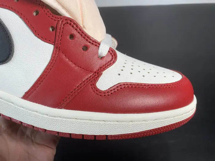 Air Jordan 1 Retro High OG 'Chicago Lost & Found' 
