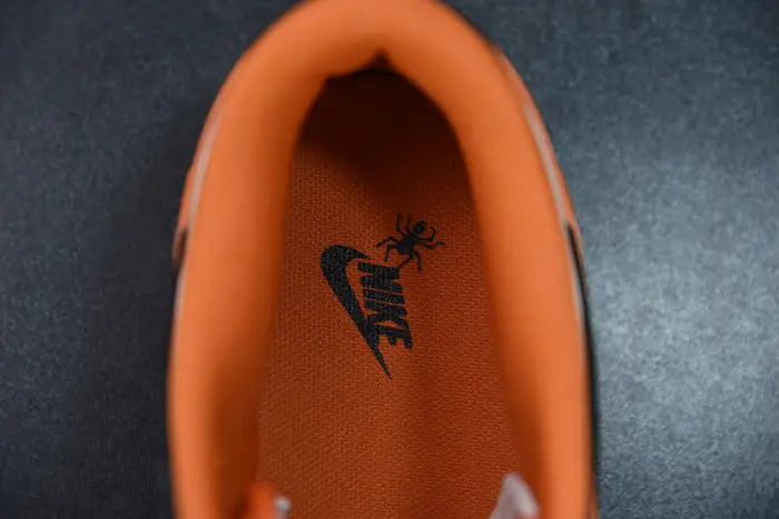 Nike Dunk Low Halloween 