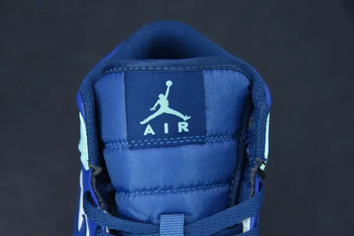 Air Jordan 1 Mid "Blue Mint" 