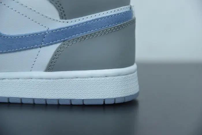 Air Jordan 1 Mid Wolf Grey Aluminum 