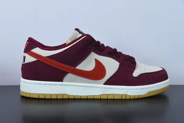 Nike SB Dunk Low Skate Like A Girl 