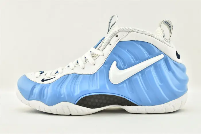 NIKE Air Foamposite Pro 'University Blue' - 624041 