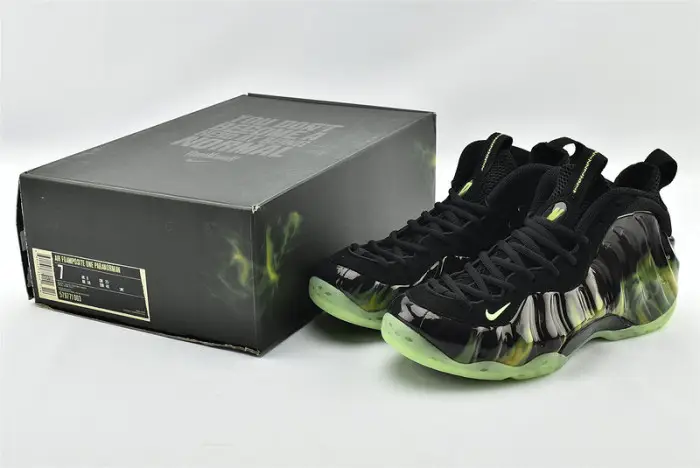Nike Air Foamposite One 'Paranorman' 