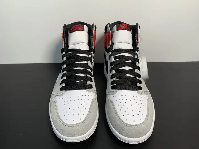 Air Jordan 1 Retro High OG 'Smoke Grey' 