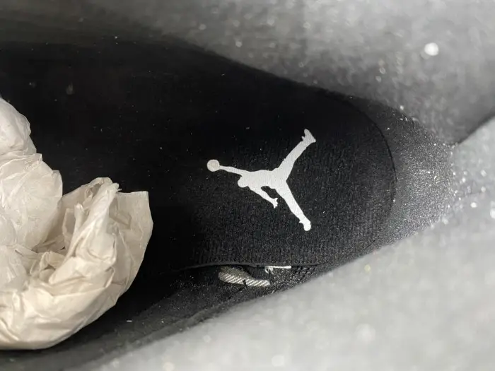 Air Jordan 14 Retro Black Toe 