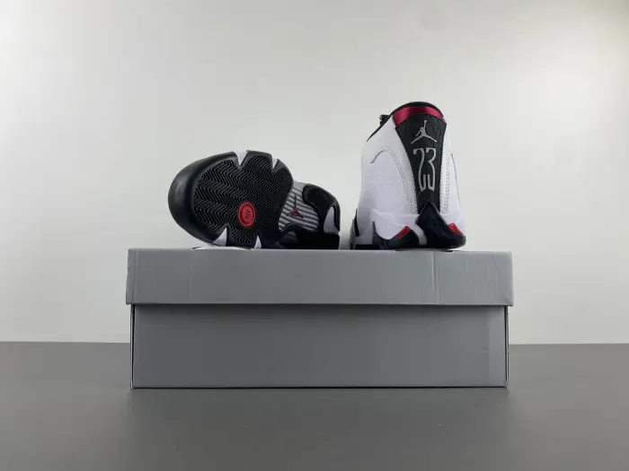 Air Jordan 14 Retro Black Toe 