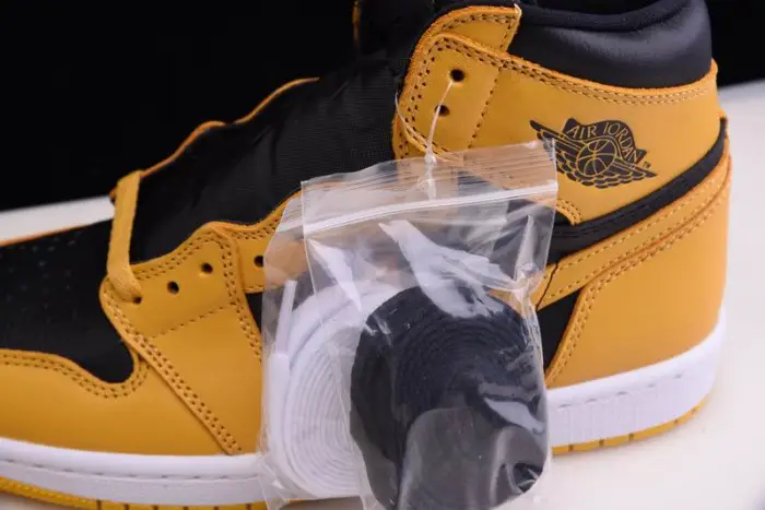 Air Jordan 1 High OG “Pollen 