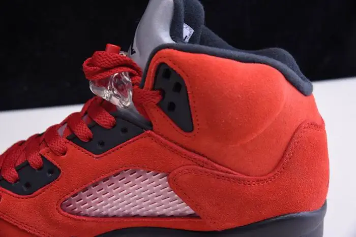 Air Jordan 5 “Raging Bull” 