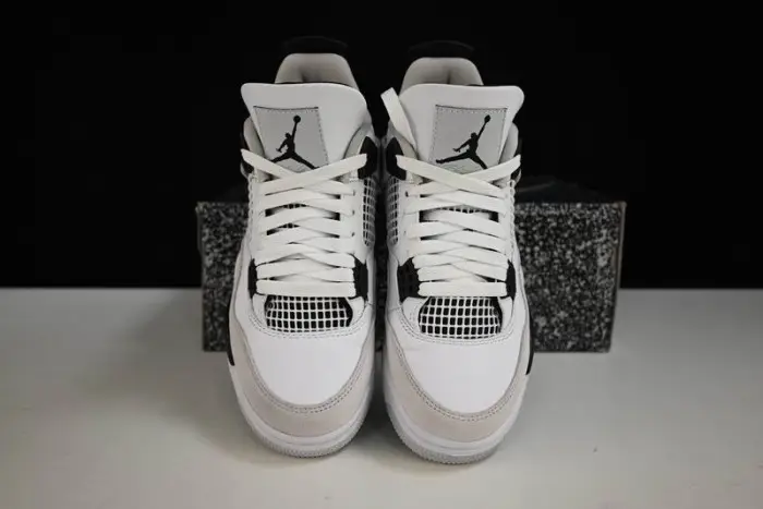 Air Jordan 4 Military Black 