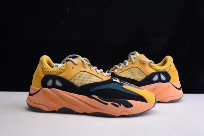 Adidas Yeezy Boost 700 