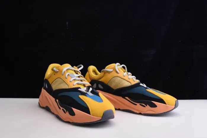 Adidas Yeezy Boost 700 