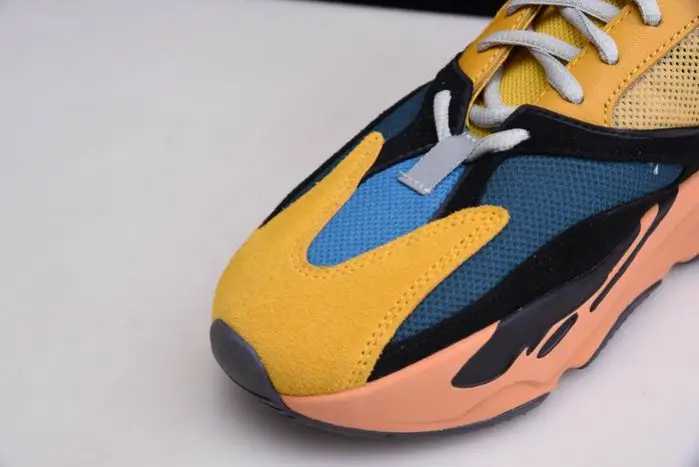 Adidas Yeezy Boost 700 
