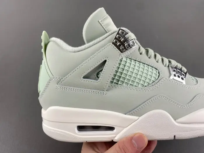 Air Jordan 4 “Seafoam” 